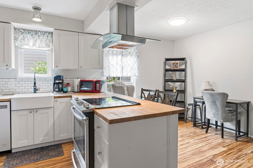Property photo for 8442 26th Avenue SW #A, Seattle photo 8