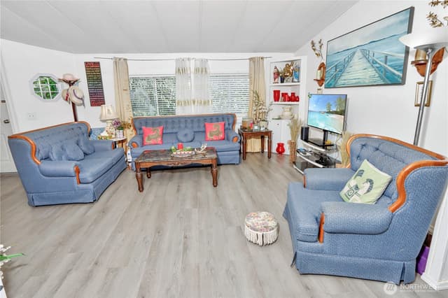 Property photo for 1298 NE Steele Creek Drive, Bremerton photo 4