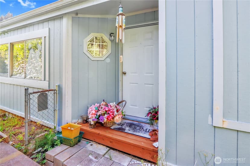 Property photo for 1298 NE Steele Creek Drive, Bremerton photo 2