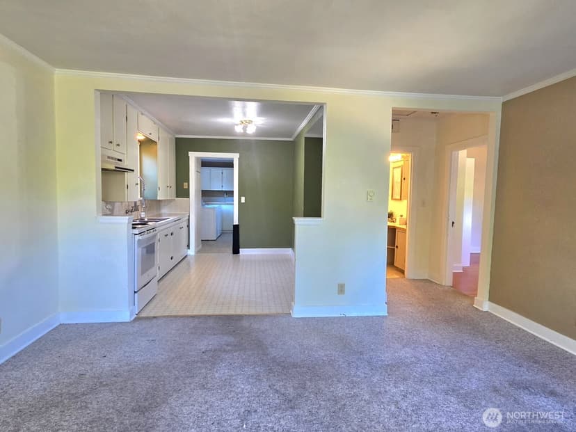 Property photo for 14337 Burke Avenue N, Seattle photo 7