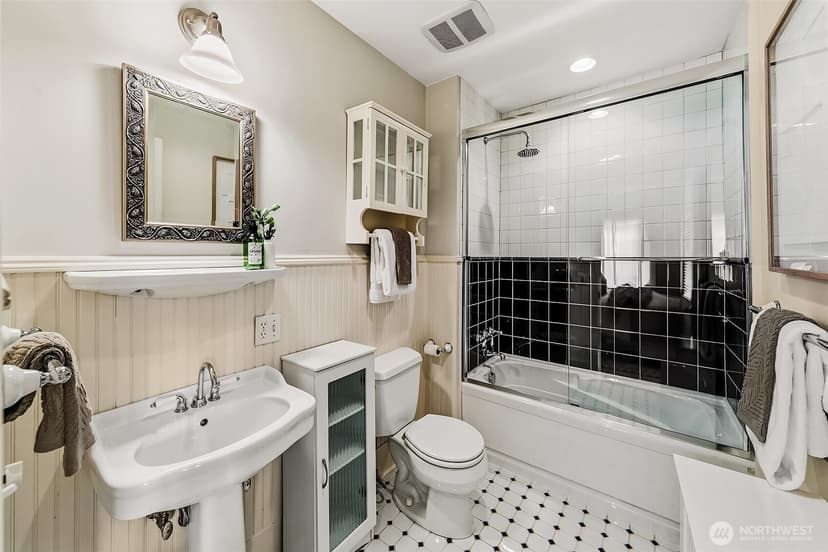 Property photo for 1225 9th Avenue W, Seattle photo 32