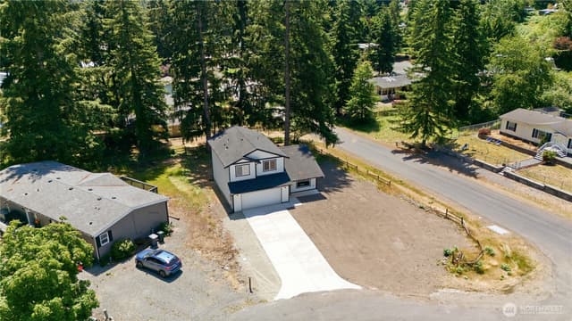 Property photo for 21602 143rd Street E, Bonney Lake photo 4