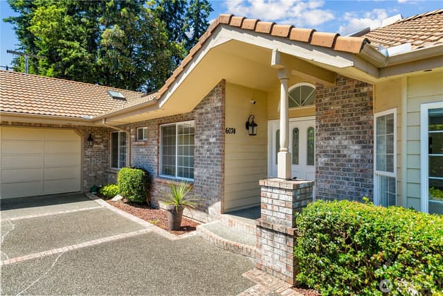 Property photo for 6074 Osprey Circle, Bremerton photo 2