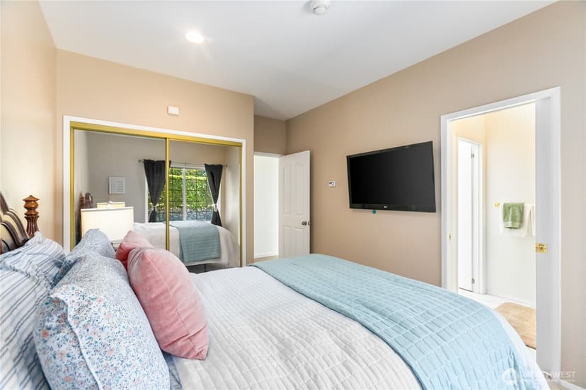 Property photo for 6074 Osprey Circle, Bremerton photo 23