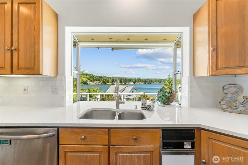 Property photo for 6074 Osprey Circle, Bremerton photo 12