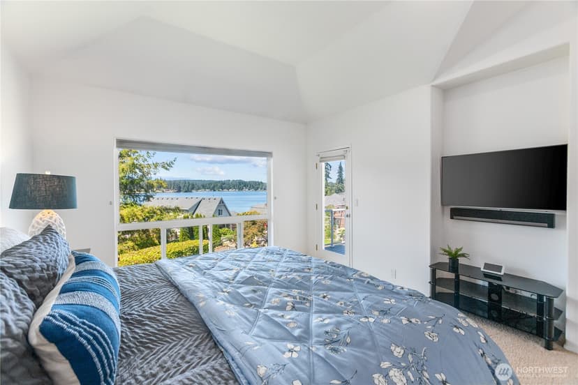 Property photo for 6074 Osprey Circle, Bremerton photo 17