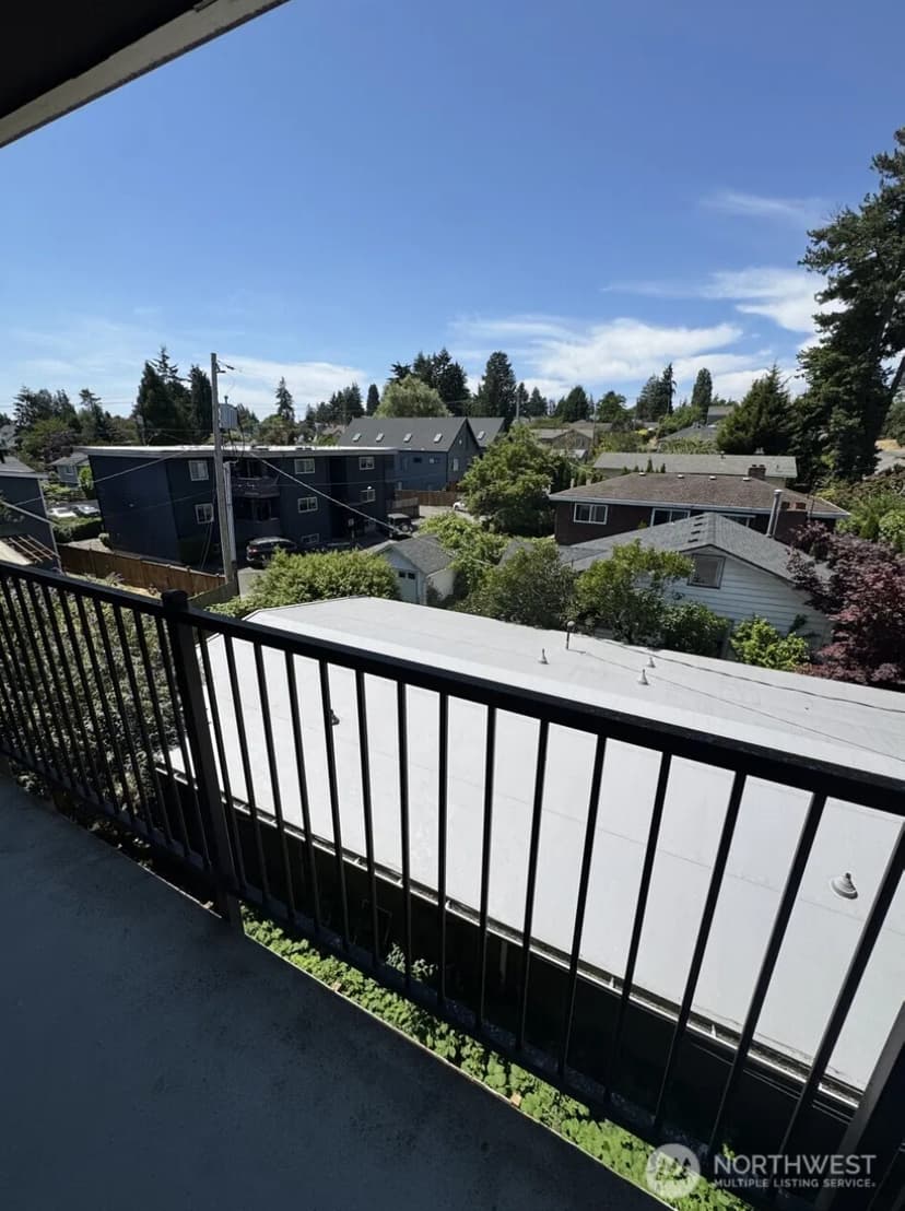 Property photo for 939 N 101st Street #302, Seattle photo 12