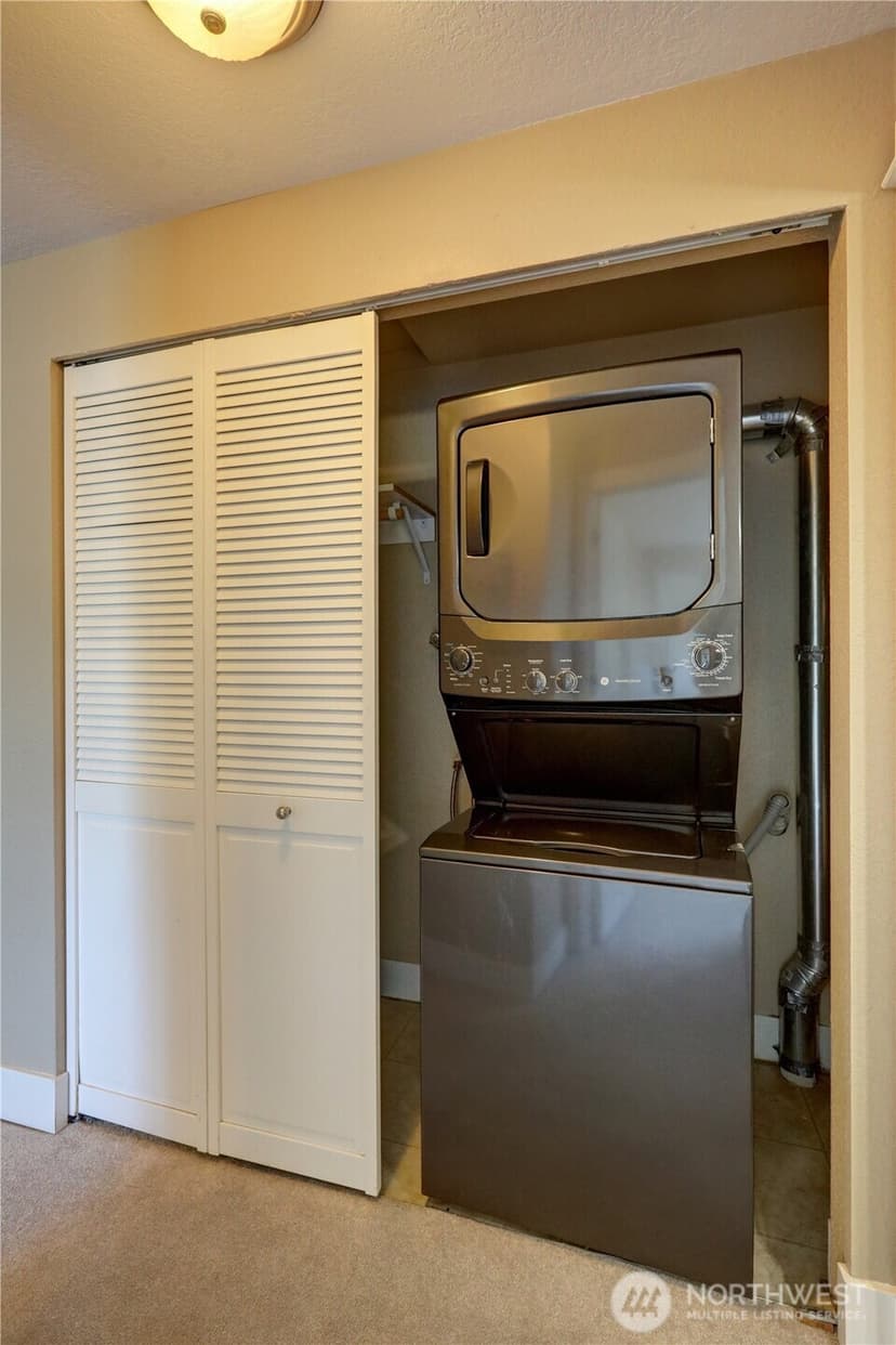 Property photo for 939 N 101st Street #302, Seattle photo 13