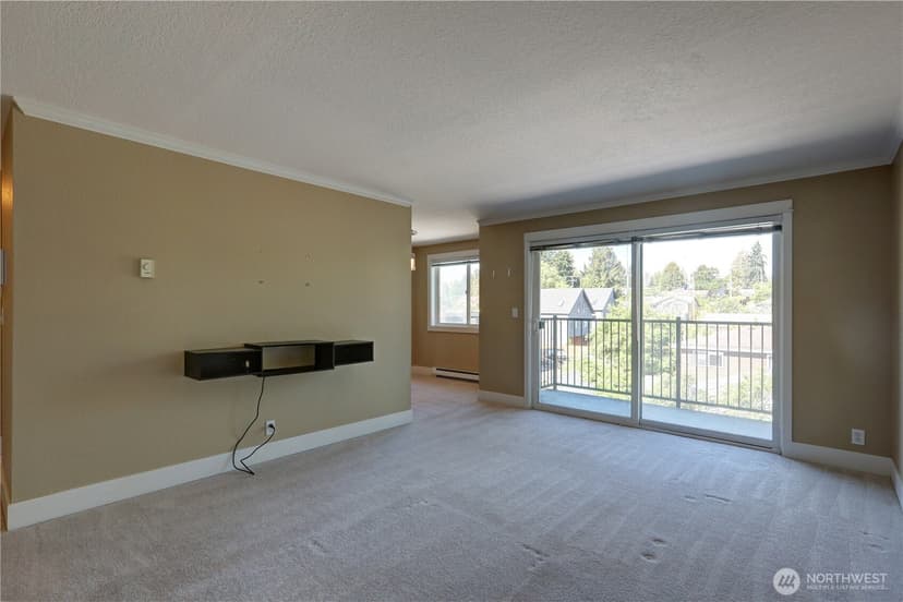 Property photo for 939 N 101st Street #302, Seattle photo 2