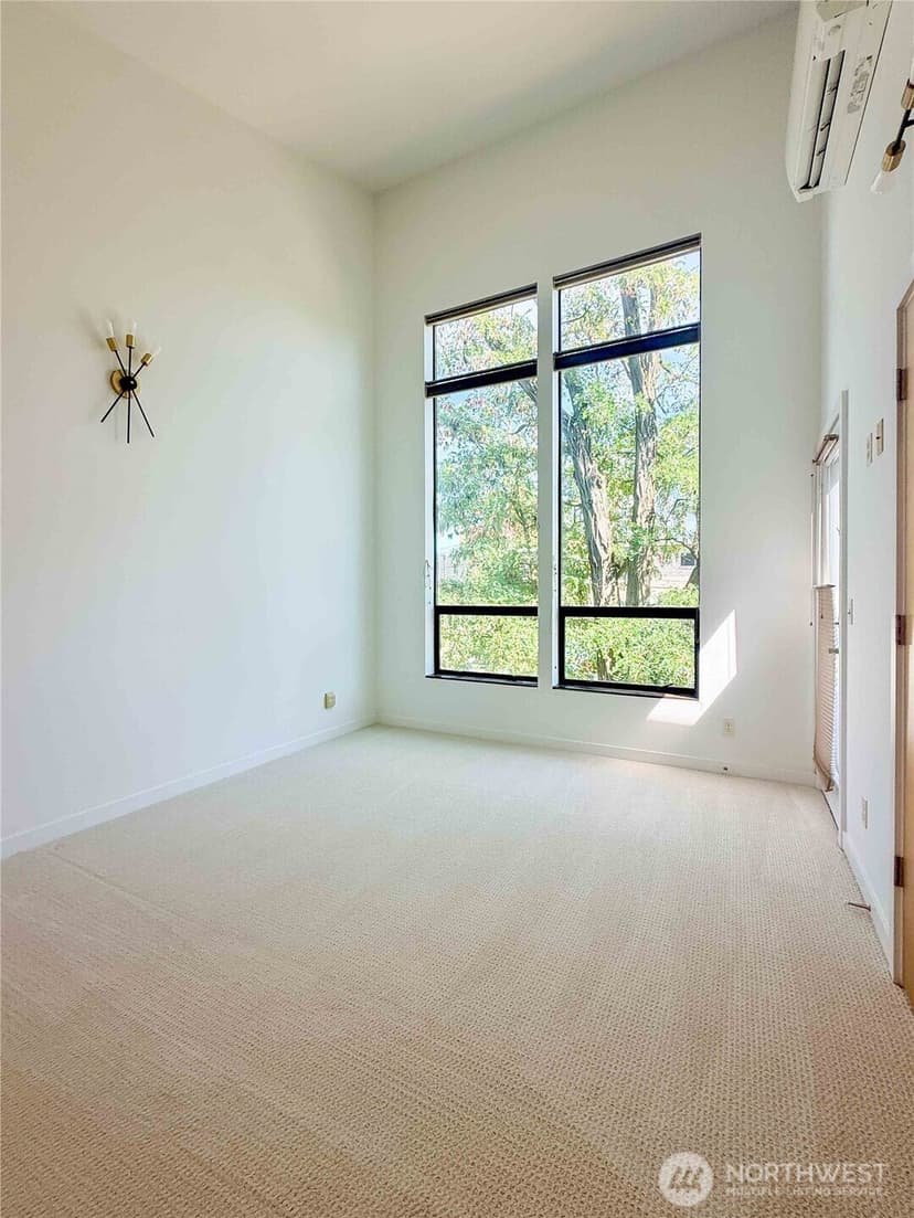 Property photo for 4917 39th Avenue S, Seattle photo 11