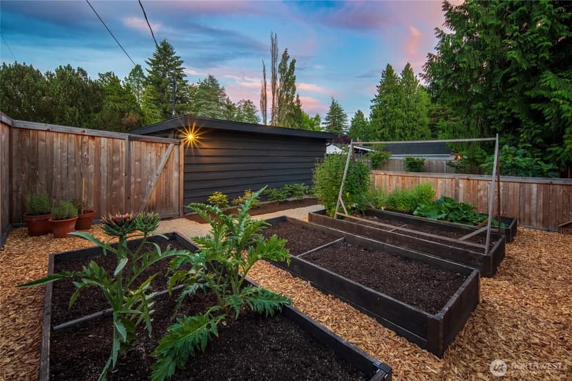 Property photo for 18751 60th Avenue NE, Kenmore photo 32