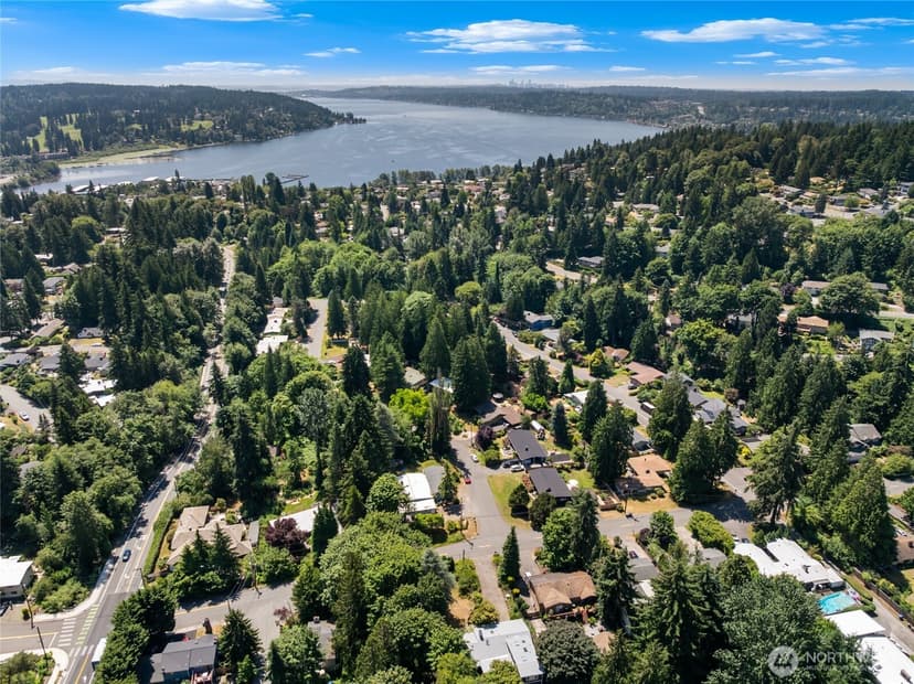 Property photo for 18751 60th Avenue NE, Kenmore photo 11