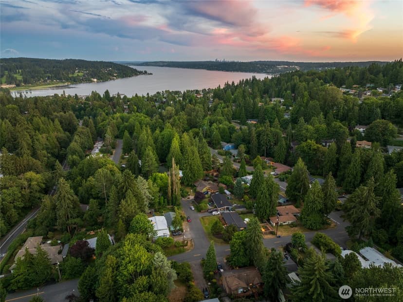 Property photo for 18751 60th Avenue NE, Kenmore photo 36