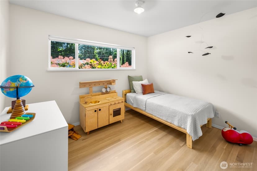 Property photo for 18751 60th Avenue NE, Kenmore photo 19
