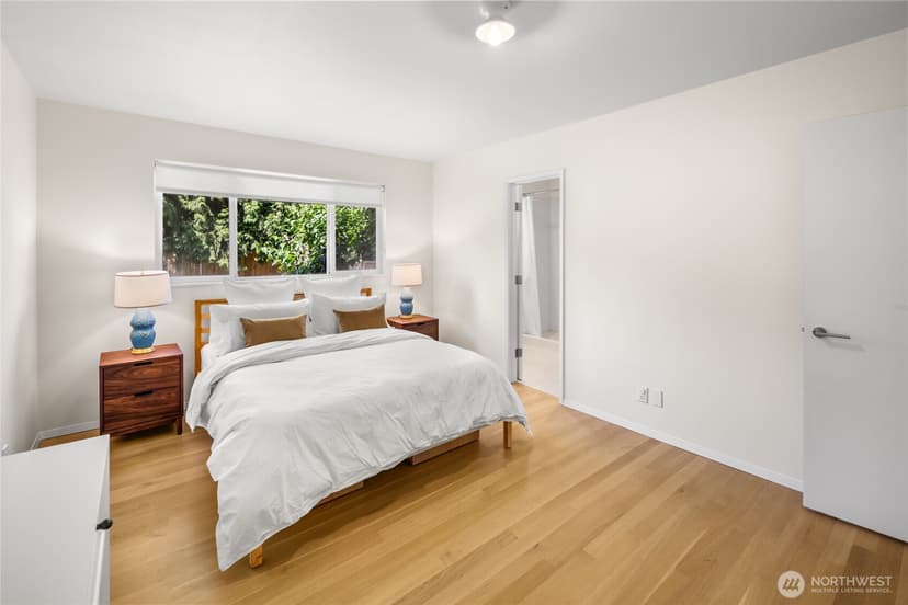 Property photo for 18751 60th Avenue NE, Kenmore photo 17