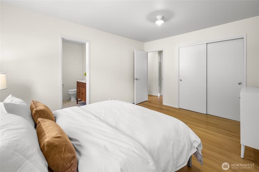 Property photo for 18751 60th Avenue NE, Kenmore photo 16
