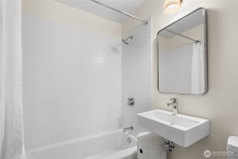 Property photo for 18751 60th Avenue NE, Kenmore photo 23