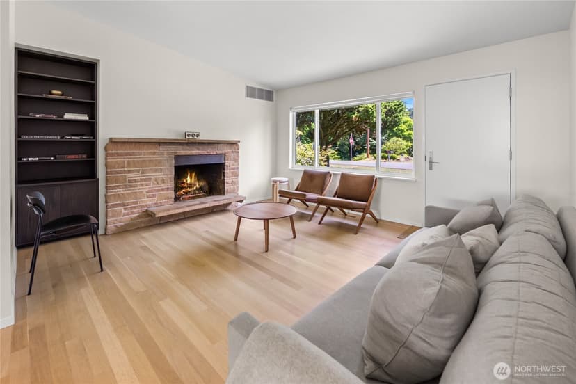 Property photo for 18751 60th Avenue NE, Kenmore photo 12