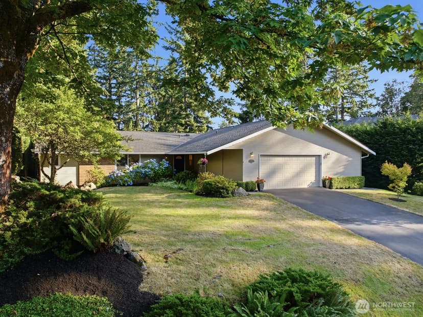 Property photo for 16537 SE 45th Place, Bellevue photo 4