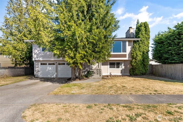 Property photo for 3335 Centennial Way NE, Tacoma photo 2