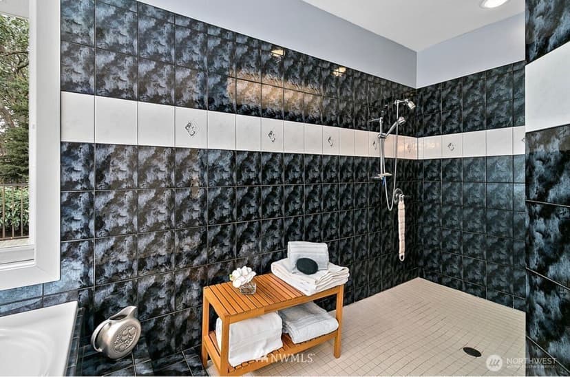 Property photo for 5015 81st Street SW, Lakewood photo 18