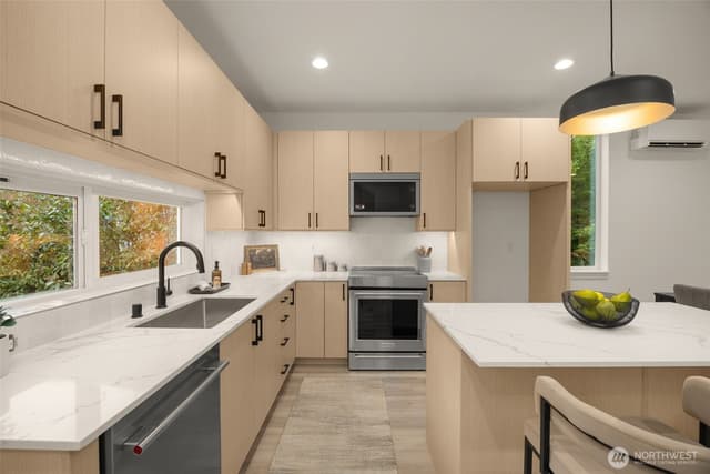 Property photo for 825 A 17th Avenue, Seattle photo 5