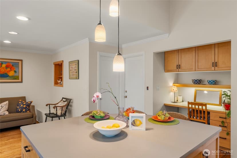 Property photo for 6626 57th Avenue NE, Seattle photo 13