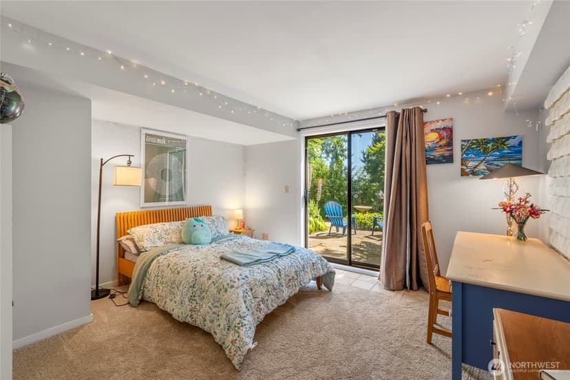 Property photo for 6626 57th Avenue NE, Seattle photo 14