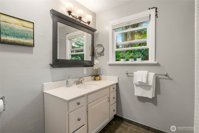 Property photo for 6626 57th Avenue NE, Seattle photo 17