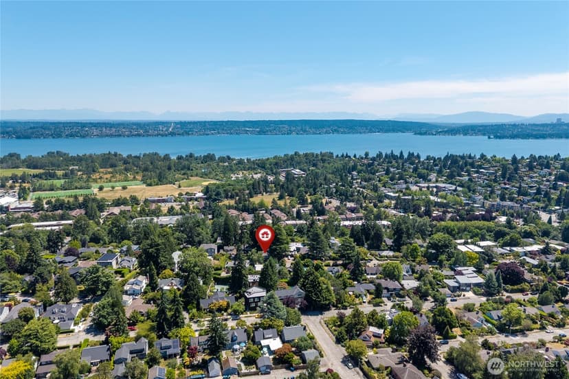 Property photo for 6626 57th Avenue NE, Seattle photo 35