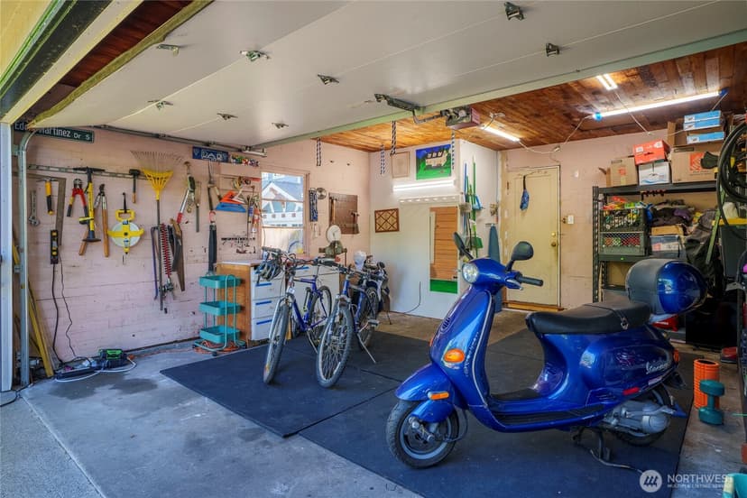 Property photo for 6626 57th Avenue NE, Seattle photo 33