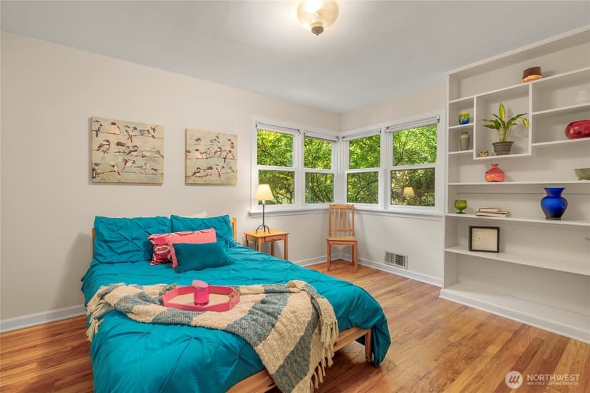 Property photo for 6626 57th Avenue NE, Seattle photo 18