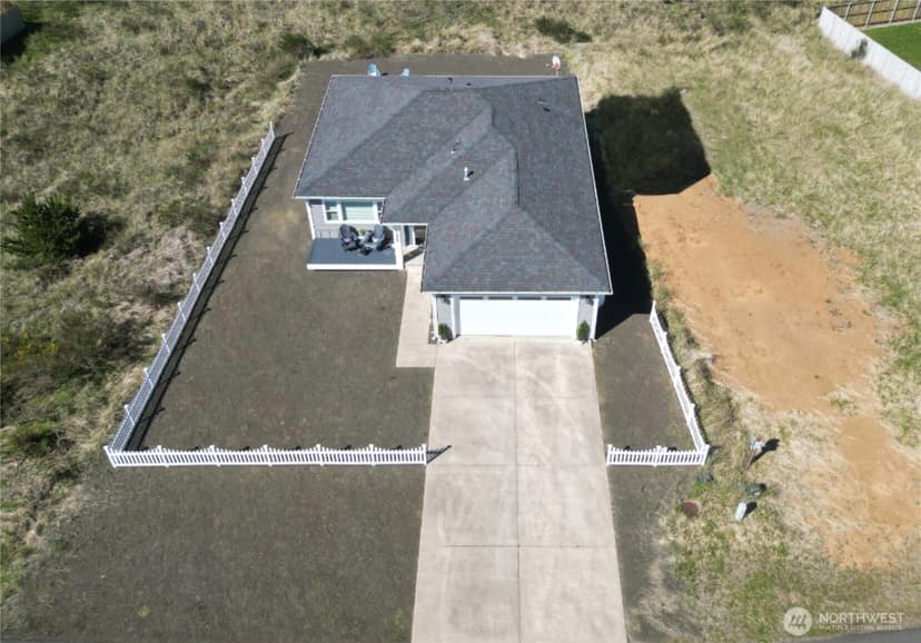 Property photo for 1439 Diamond Head Avenue SW, Ocean Shores photo 28