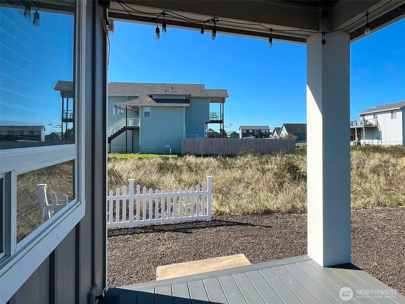 Property photo for 1439 Diamond Head Avenue SW, Ocean Shores photo 25
