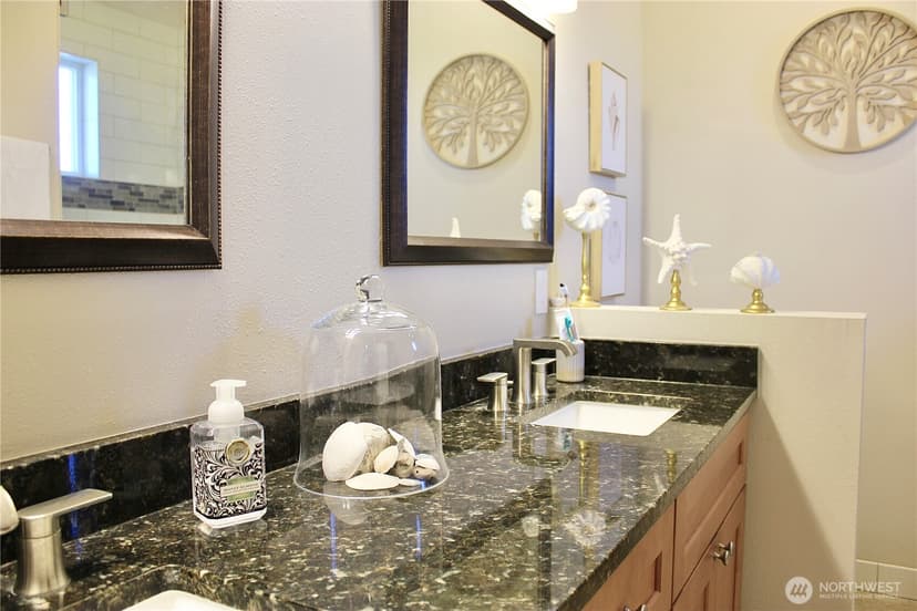Property photo for 1439 Diamond Head Avenue SW, Ocean Shores photo 18