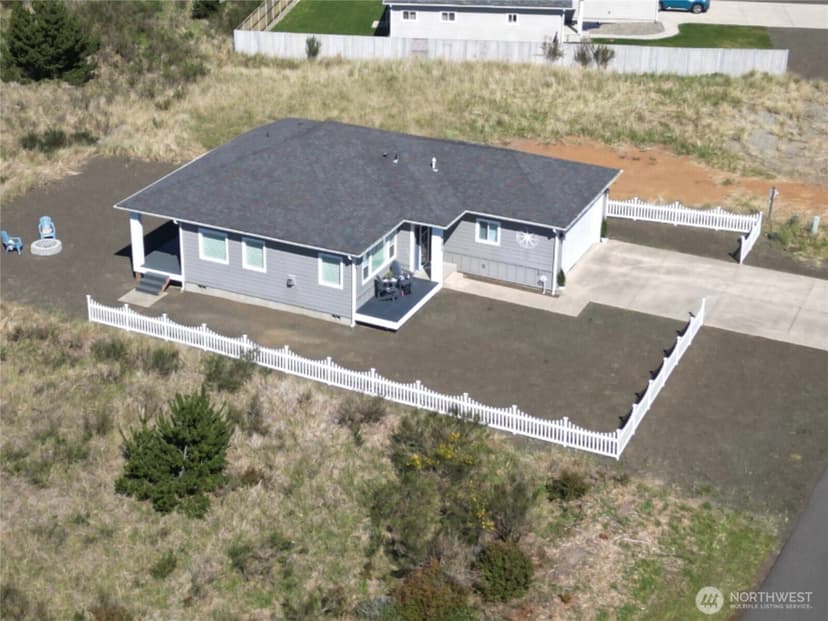 Property photo for 1439 Diamond Head Avenue SW, Ocean Shores photo 27
