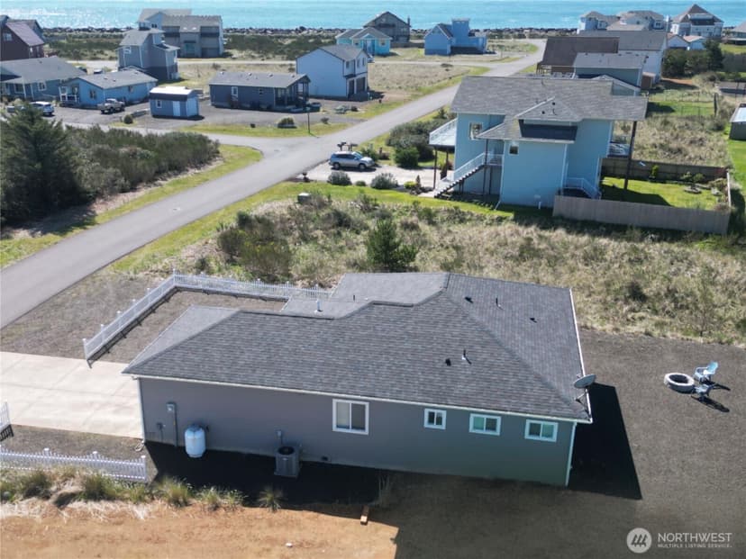 Property photo for 1439 Diamond Head Avenue SW, Ocean Shores photo 29