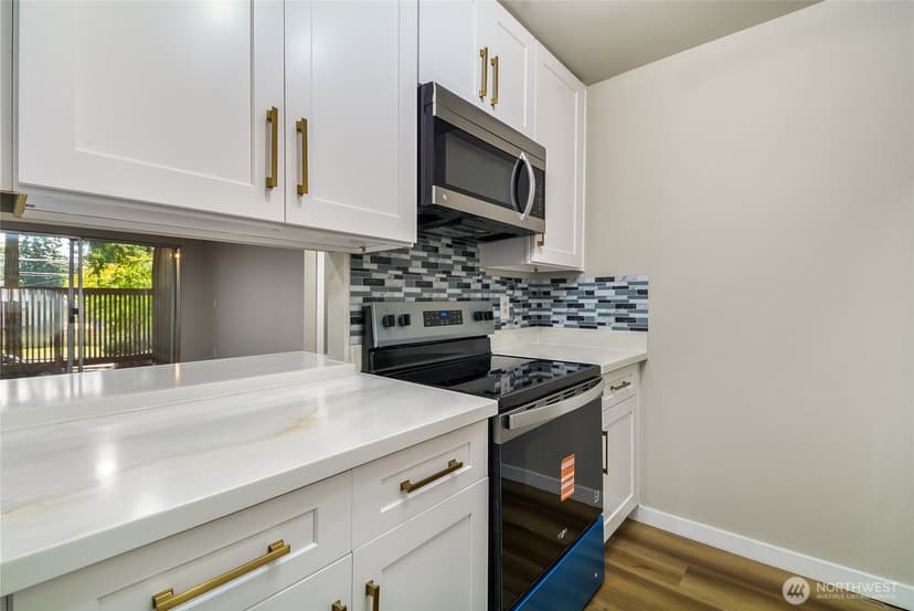 Property photo for 4805 180th Street SW #F102, Lynnwood photo 6
