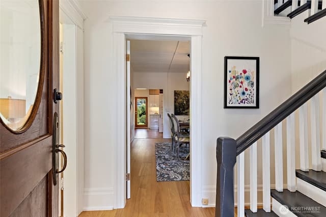 Property photo for 4048 37th Avenue S, Seattle photo 4