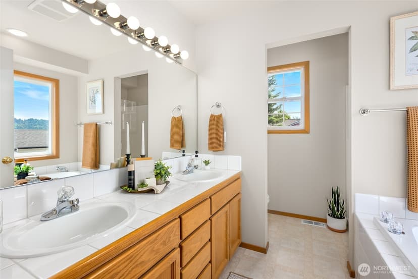 Property photo for 14811 1st Avenue NE, Duvall photo 13