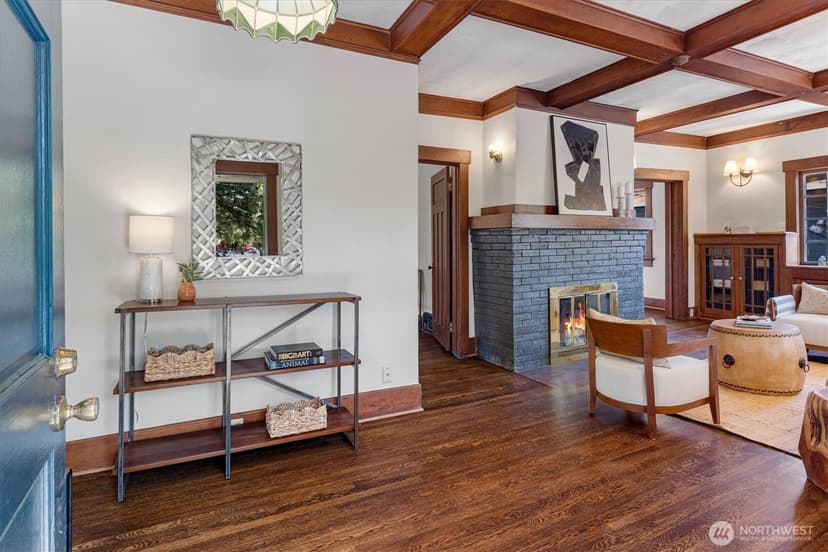 Property photo for 4754 4th Avenue NE, Seattle photo 5