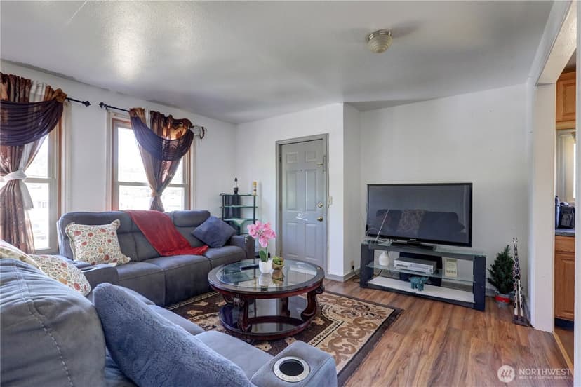 Property photo for 4120 Renton Avenue S, Seattle photo 6