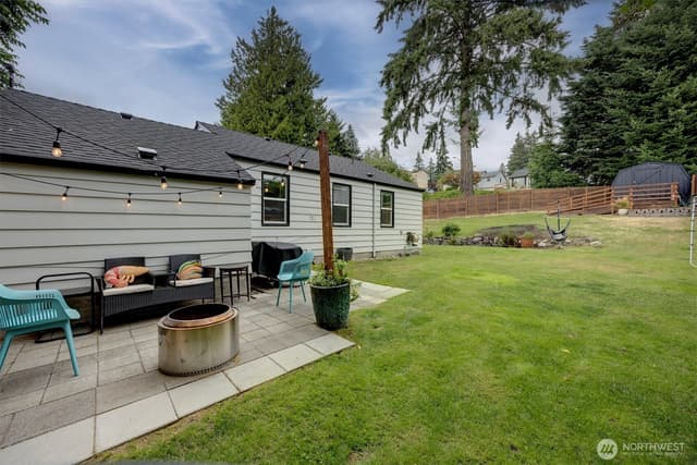 Property photo for 555 Windsor Place NE, Renton photo 3