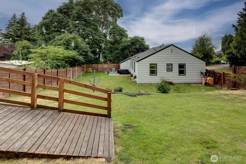 Property photo for 555 Windsor Place NE, Renton photo 25