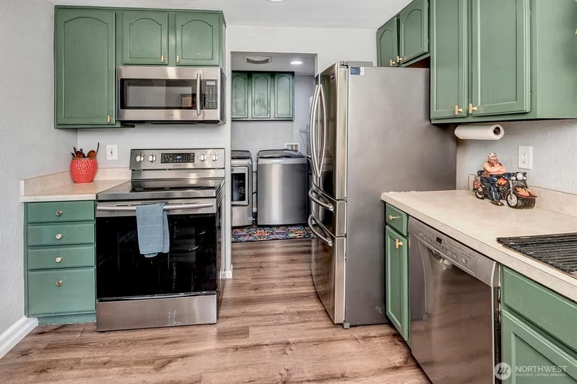 Property photo for 555 Windsor Place NE, Renton photo 15