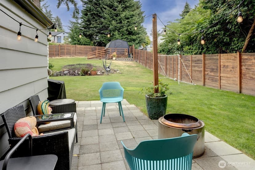 Property photo for 555 Windsor Place NE, Renton photo 21