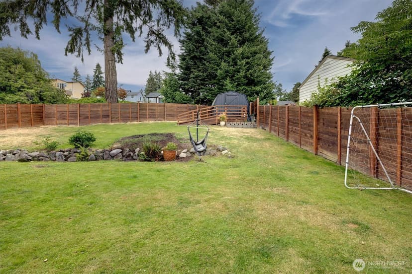 Property photo for 555 Windsor Place NE, Renton photo 22