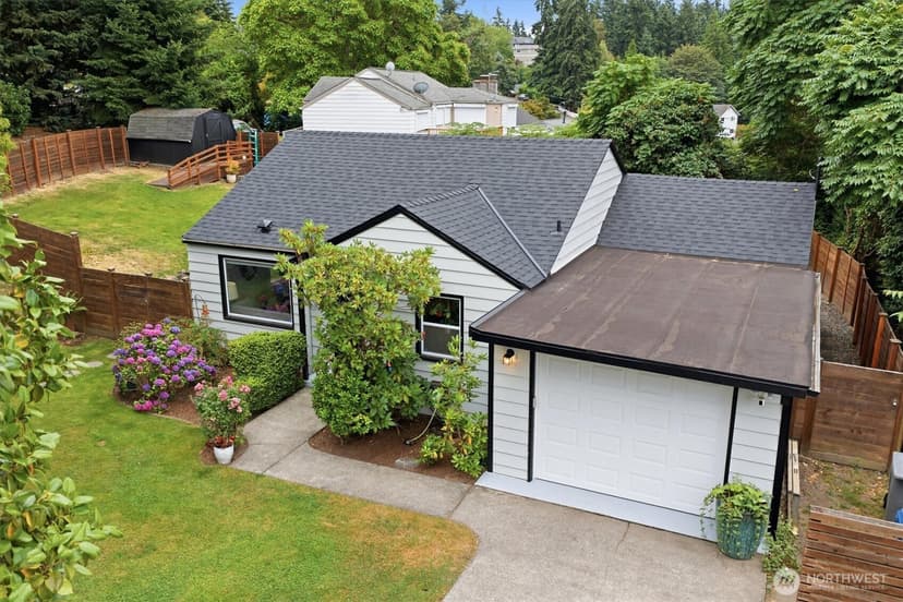 Property photo for 555 Windsor Place NE, Renton photo 24