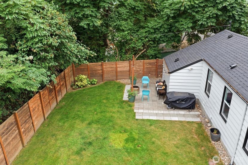 Property photo for 555 Windsor Place NE, Renton photo 31