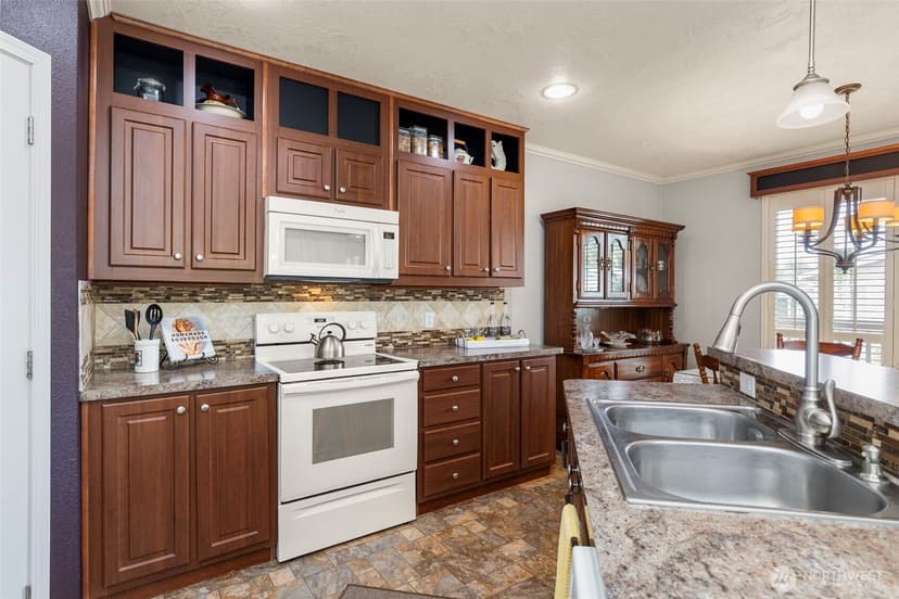 Property photo for 6586 NE Aquarius Lane, Bremerton photo 10